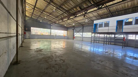 27 Buwbes Rd, Sebenza has a 650m² Warehouse Available To Let (4)